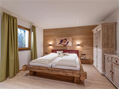 Doppelzimmer mit Balkon & Ausblick