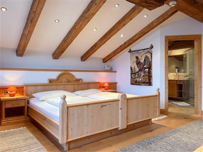 suite with shower, bath tub, WC