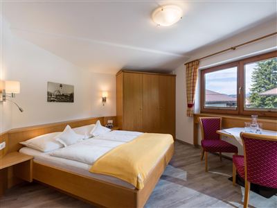 ap. 2/combined living-bed-room/shower, WC