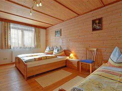 Apartment, shower or bath, toilet, 1 bed room