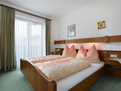 Apartmán, sprcha, WC, 2 místnosti na spaní