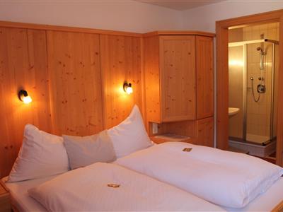 double room with shower, WC