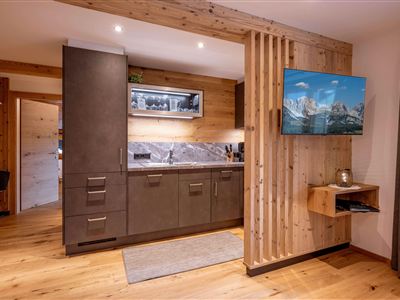 Apartment, bath, toilet, facing the mountains