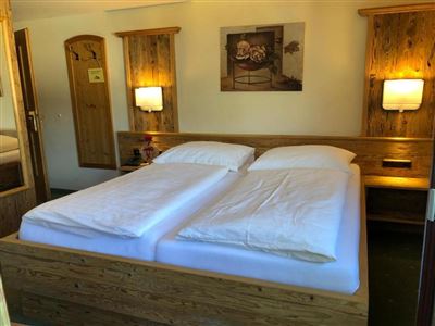 double room with shower or bath tub, WC