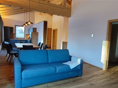 Apartmán, sprcha, WC, 3 místnosti na spaní