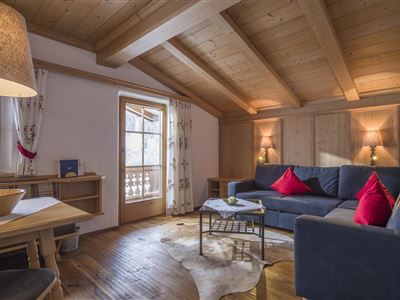Apartmán, sprcha, WC, 3 místnosti na spaní