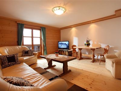 Apartment mit 5 Schlafräumen, Bad, WC