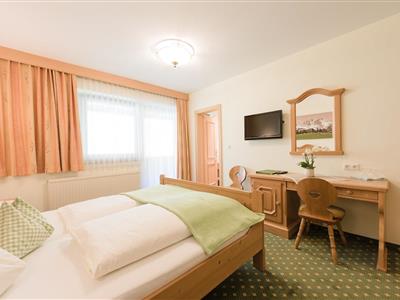 double room with shower or bath tube, WC