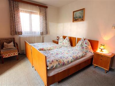 double room with running hot/cold water