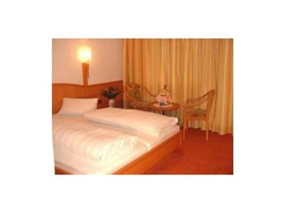 double room with shower or bath tube, WC