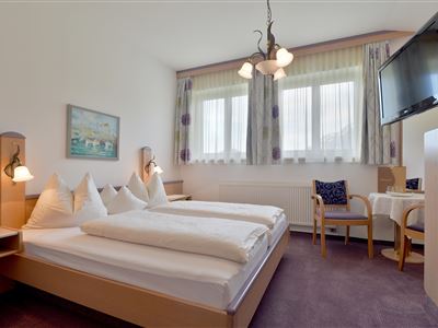 BEC, Doppelzimmer 22 ohne Balkon, mit Dusche/WC