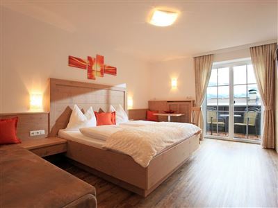 double room with bath tube, WC