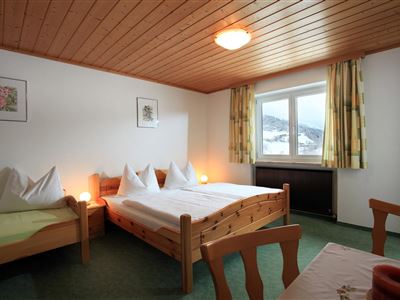 triple room with shower, WC