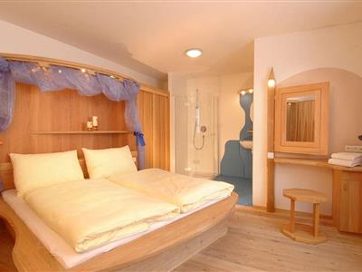 double room with shower, WC