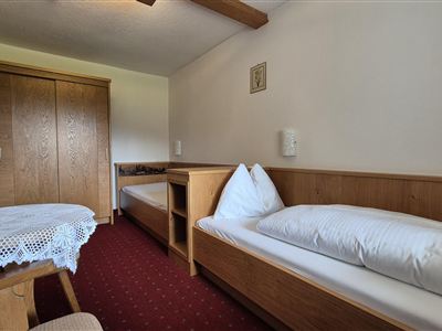 Zwei-Bett-Zimmer