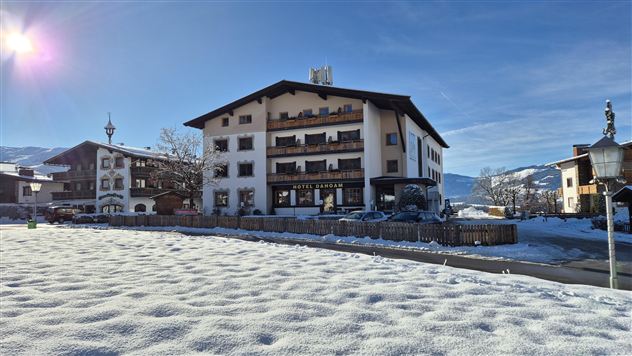 09.03 HAUSANSICHT FRONT WINTER