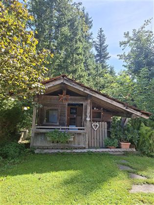 unser uriges Gartenhäuschen