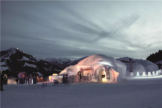 alpeniglu-dorf-bei-daemmerung-auf-hochbrixen©kitzb