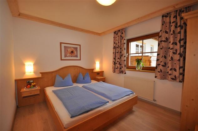 alpenrose_schlafzimmer1