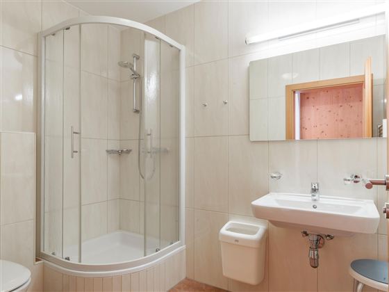 Apartment 1, Badezimmer