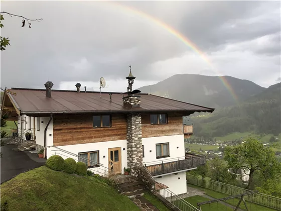 Apartmenthaus im Regenbogen