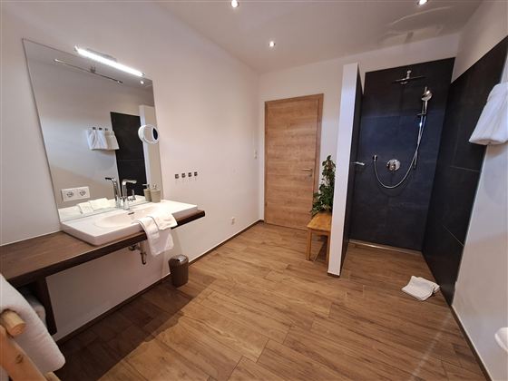 App. Hahnenkamm Bad mit Dusche/WC