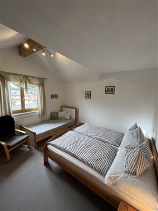 Flat 2, bedroom