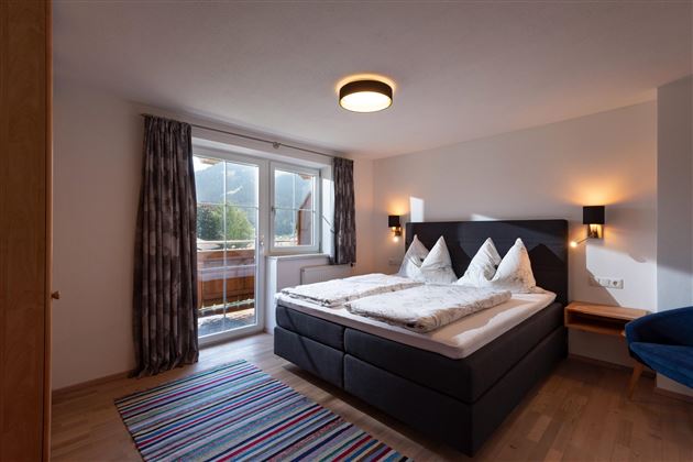 Top1 bedroom