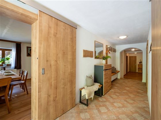 Appartement_Eil_Stampfanger_25_Soell_Gang_Garderob