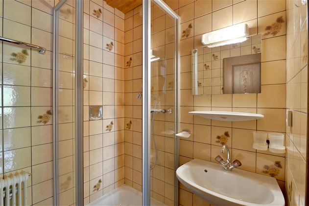 Appartement mit 2 Schlafzimmer - Badezimmer