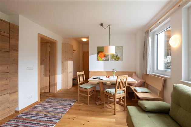 Appartement_Naturbunt_Ried_29e_Soell_Wohnraum