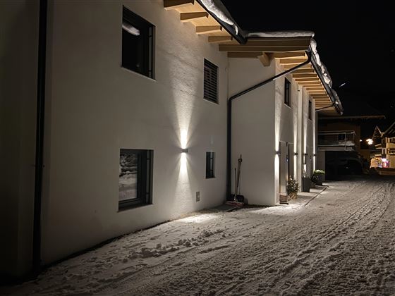 Außenansicht_Winter_Abend