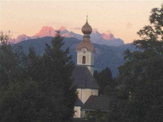 Aussicht Richtung Bergdorf Going