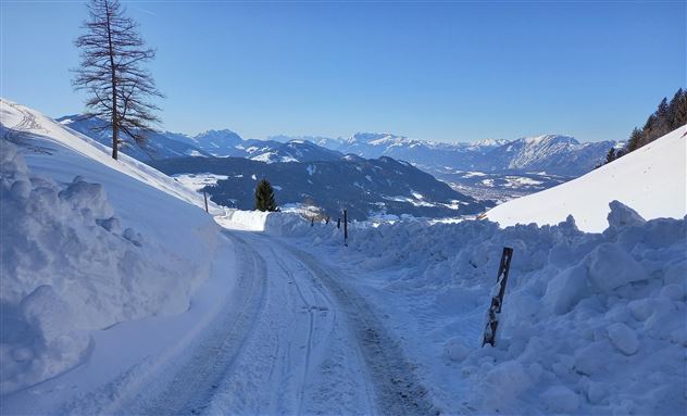 Aussicht - Straße zur Piste