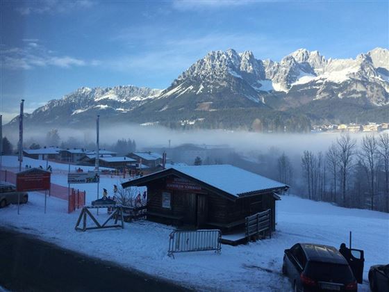 Aussichten und Schischule direkt vor dem Haus