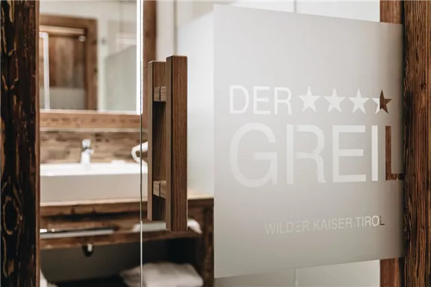 Badezimmer Doppelzimmer Deluxe Tirol