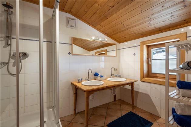 Badezimmer im OG
