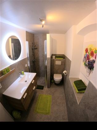 Badezimmer neu renoviert