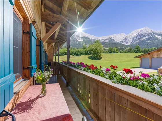 Balkon mit Blick auf den Wilden Kaiser