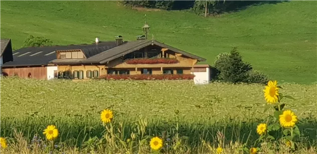 Bauernhaus in Dorfnähe 