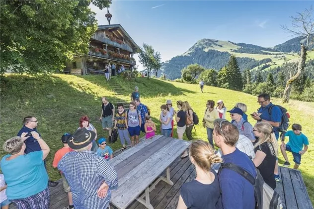 Bergdoktor Traktorfahrt Gruberhof_Soell_Foto Marti