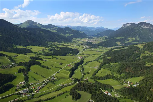 Blick auf Soell von Scheffau_Soell_Simon Oberleitn