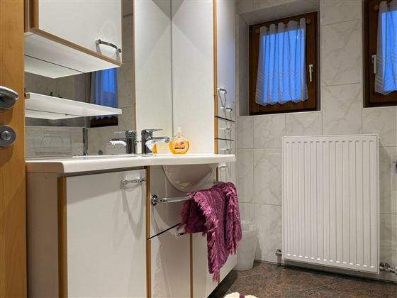 f2dc3edb-ee50-4a47-942e-d079486ccff6