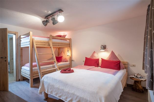 Ferienwohnung_Bergwelt Schlafzimmer 2