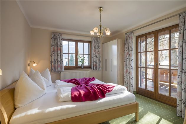 Ferienwohnung_Christina_Dorf_21_Soell_Schlafzimmer