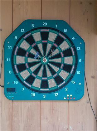 Nach einer Wanderung noch eine Runde "Dart" oder ein Tischtennismatch.....
