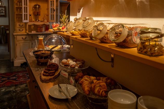 Breakfast buffet Gartenhotel Flora