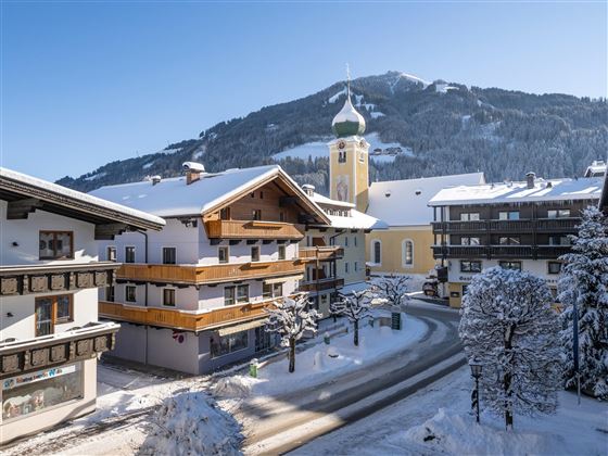 Fruehstueckspension-Rainer-Wahrstaetter-Evi-Dorfpl
