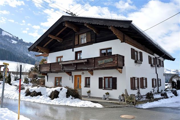 Gamper-Stoeckl-Andrea-Schmiedgasse-8-Brixen-Haus-W