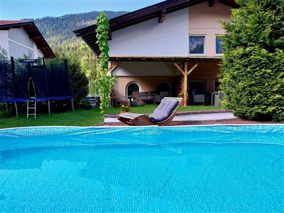 Garten mit Pool